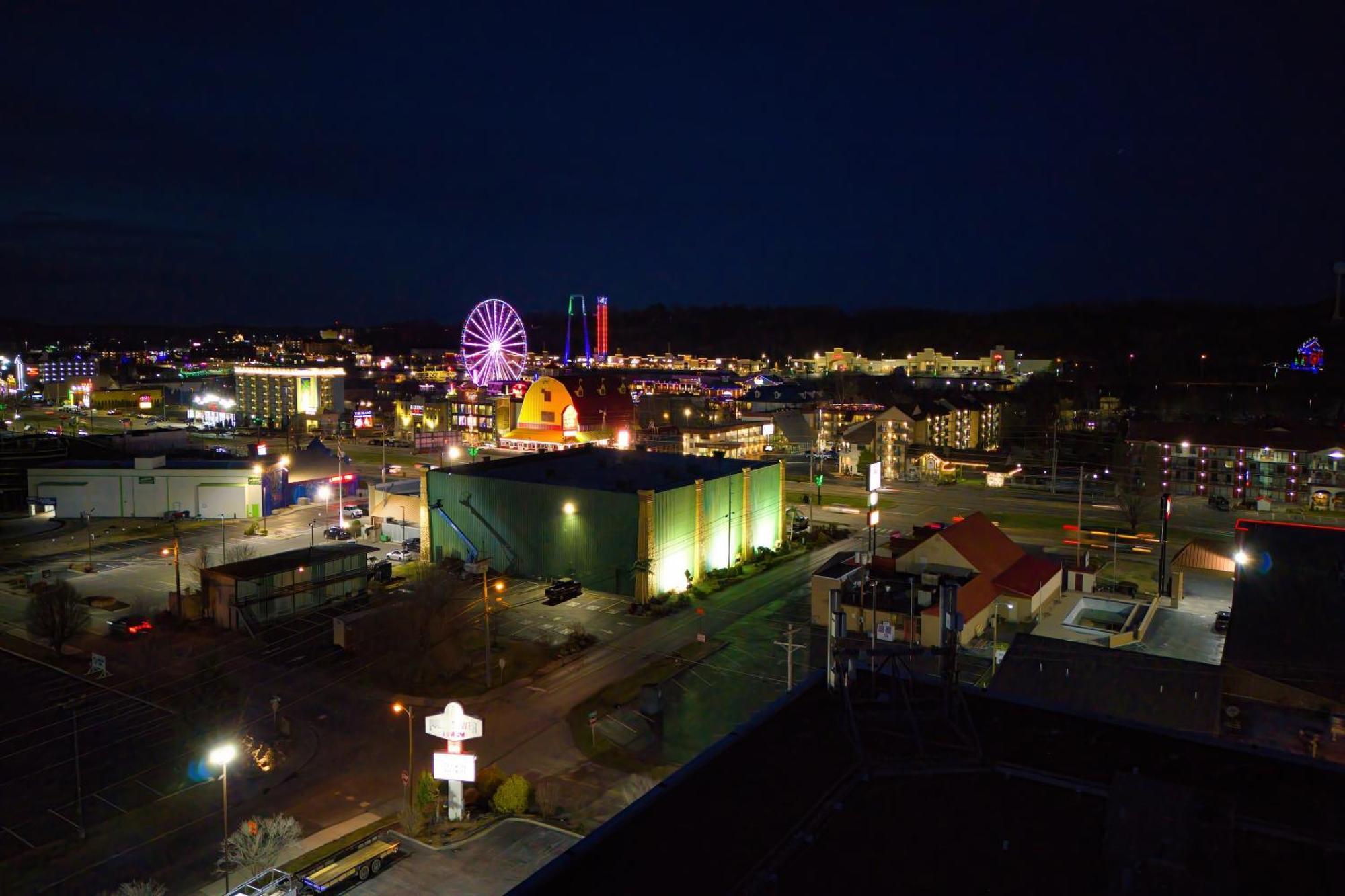 Park Tower Inn Pigeon Forge Eksteriør billede